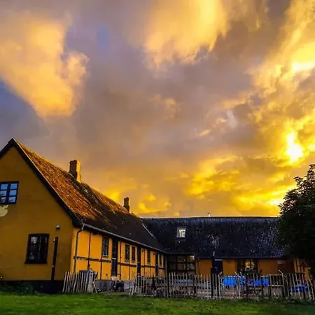 Lykkemosegaard - Gammel Gard Midt I Naturen *